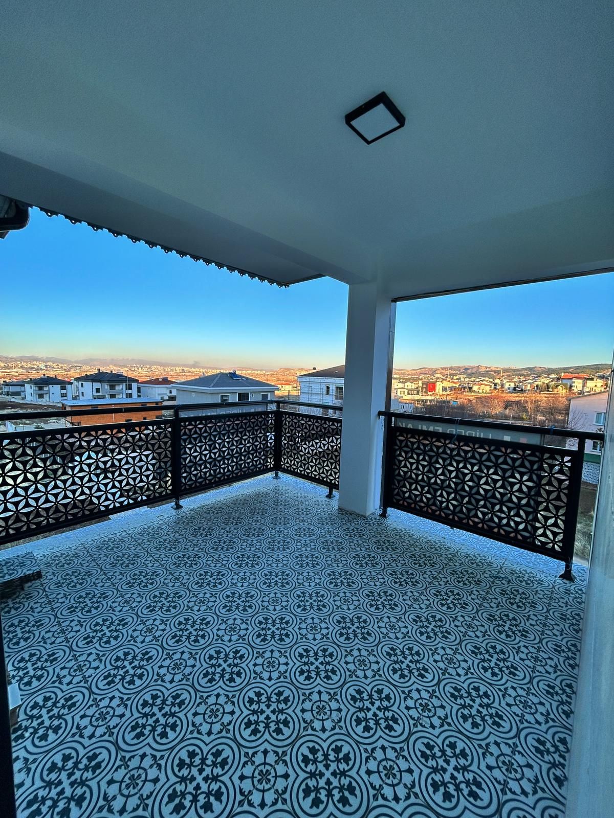 H�BER EMLAK�TAN SATILIK FULL YAPILI SIFIR V�LLA